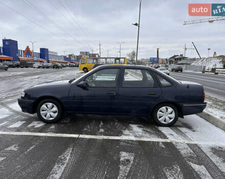 Синий Опель Вектра, объемом двигателя 1.6 л и пробегом 400 тыс. км за 1300 $, фото 5 на Automoto.ua