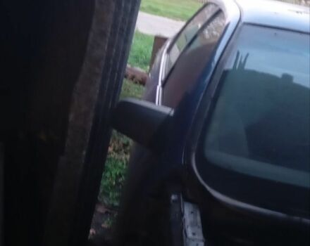 Синий Опель Вектра, объемом двигателя 1 л и пробегом 300 тыс. км за 357 $, фото 5 на Automoto.ua