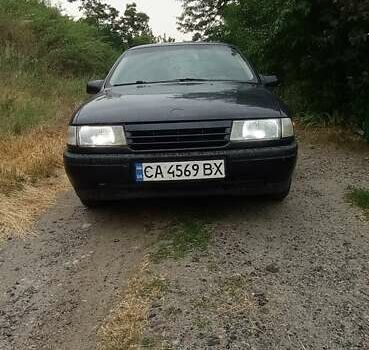 Синий Опель Вектра, объемом двигателя 1.77 л и пробегом 470 тыс. км за 2000 $, фото 11 на Automoto.ua