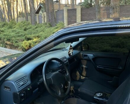 Синій Опель Вектра, об'ємом двигуна 1.6 л та пробігом 250 тис. км за 1700 $, фото 4 на Automoto.ua