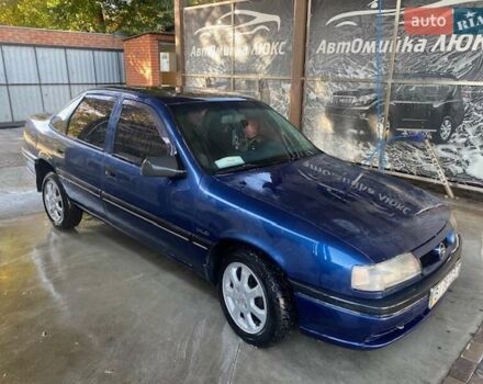 Синий Опель Вектра, объемом двигателя 1.6 л и пробегом 285 тыс. км за 1198 $, фото 3 на Automoto.ua