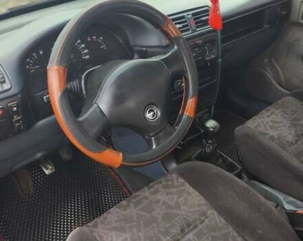 Синий Опель Вектра, объемом двигателя 1.6 л и пробегом 316 тыс. км за 950 $, фото 9 на Automoto.ua