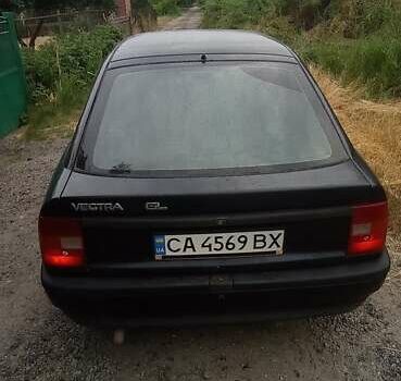 Синий Опель Вектра, объемом двигателя 1.77 л и пробегом 470 тыс. км за 2000 $, фото 7 на Automoto.ua