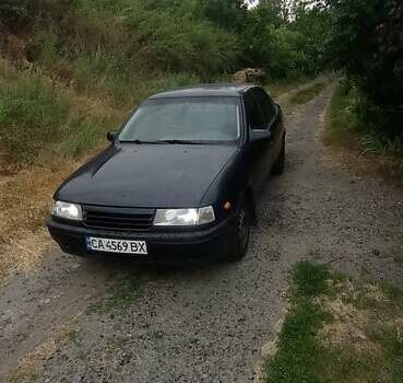 Синий Опель Вектра, объемом двигателя 1.77 л и пробегом 470 тыс. км за 2000 $, фото 12 на Automoto.ua