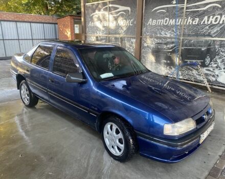 Опель Вектра 1990 в Лубнах на Automoto.ua Синий Опель Вектра, объемом двигателя 1.6 л и пробегом 285 тыс. км за 1200 $, фото 1 на Automoto.ua