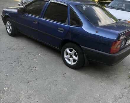 Синий Опель Вектра, объемом двигателя 1.6 л и пробегом 270 тыс. км за 2000 $, фото 1 на Automoto.ua