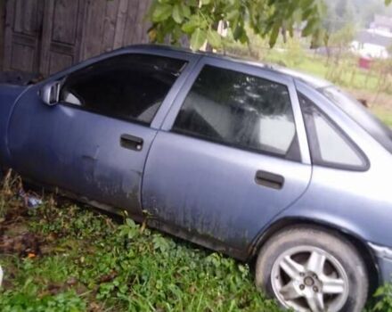 Синій Опель Вектра, об'ємом двигуна 1.6 л та пробігом 250 тис. км за 400 $, фото 10 на Automoto.ua