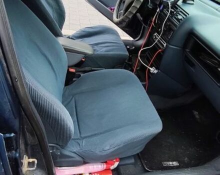 Синій Опель Вектра, об'ємом двигуна 1.8 л та пробігом 242 тис. км за 1250 $, фото 7 на Automoto.ua