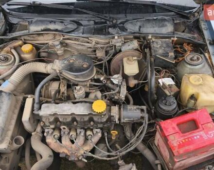 Синий Опель Вектра, объемом двигателя 1.6 л и пробегом 316 тыс. км за 950 $, фото 6 на Automoto.ua