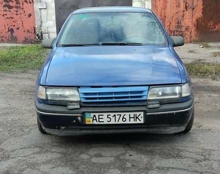 Синий Опель Вектра, объемом двигателя 2 л и пробегом 1000 тыс. км за 1400 $, фото 5 на Automoto.ua