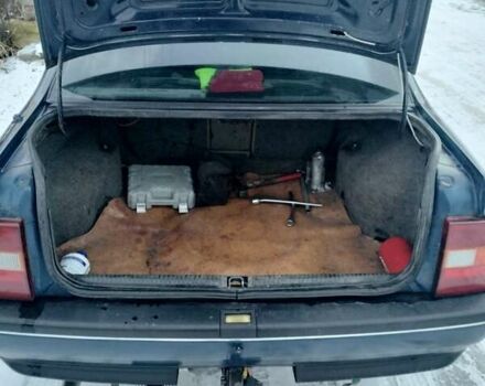 Синий Опель Вектра, объемом двигателя 2 л и пробегом 1 тыс. км за 1100 $, фото 8 на Automoto.ua