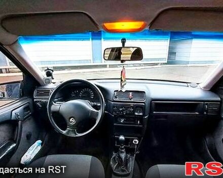 Синий Опель Вектра, объемом двигателя 1.6 л и пробегом 345 тыс. км за 1500 $, фото 5 на Automoto.ua