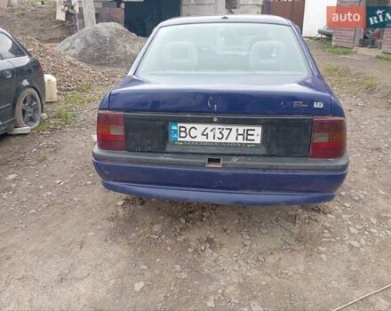 Синий Опель Вектра, объемом двигателя 1.8 л и пробегом 300 тыс. км за 500 $, фото 2 на Automoto.ua