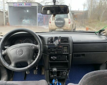 Синий Опель Вектра, объемом двигателя 1.8 л и пробегом 300 тыс. км за 1600 $, фото 7 на Automoto.ua