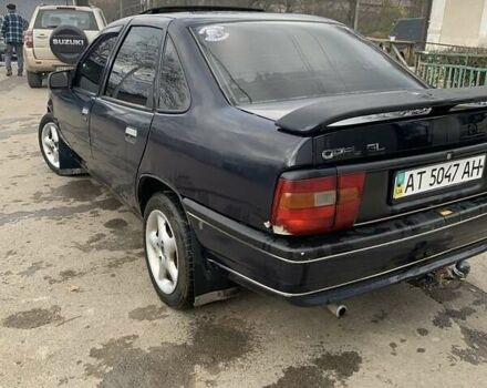 Синий Опель Вектра, объемом двигателя 1.8 л и пробегом 300 тыс. км за 1600 $, фото 4 на Automoto.ua