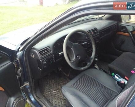 Синій Опель Вектра, об'ємом двигуна 1.6 л та пробігом 237 тис. км за 800 $, фото 5 на Automoto.ua