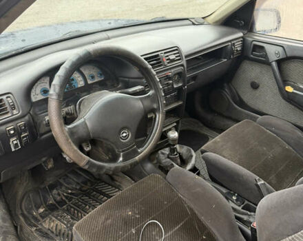 Синий Опель Вектра, объемом двигателя 1.6 л и пробегом 300 тыс. км за 1200 $, фото 6 на Automoto.ua