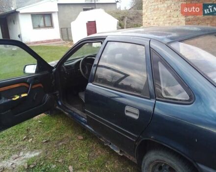 Синій Опель Вектра, об'ємом двигуна 1.6 л та пробігом 237 тис. км за 800 $, фото 6 на Automoto.ua