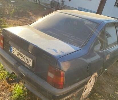 Синий Опель Вектра, объемом двигателя 2 л и пробегом 1000 тыс. км за 700 $, фото 2 на Automoto.ua