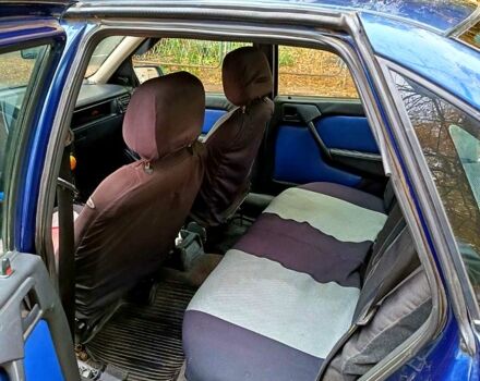 Синий Опель Вектра, объемом двигателя 1.6 л и пробегом 240 тыс. км за 1200 $, фото 3 на Automoto.ua