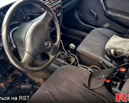 Синий Опель Вектра, объемом двигателя 1.6 л и пробегом 0 тыс. км за 1950 $, фото 5 на Automoto.ua