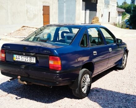 Синий Опель Вектра, объемом двигателя 1.6 л и пробегом 600 тыс. км за 900 $, фото 6 на Automoto.ua