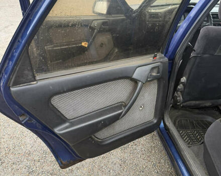 Синий Опель Вектра, объемом двигателя 1.6 л и пробегом 300 тыс. км за 1200 $, фото 8 на Automoto.ua