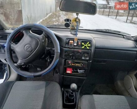 Синий Опель Вектра, объемом двигателя 2 л и пробегом 1 тыс. км за 1100 $, фото 6 на Automoto.ua