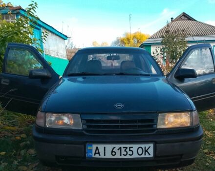 Синій Опель Вектра, об'ємом двигуна 1.6 л та пробігом 37 тис. км за 668 $, фото 2 на Automoto.ua