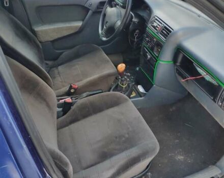 Синий Опель Вектра, объемом двигателя 1.6 л и пробегом 300 тыс. км за 1500 $, фото 2 на Automoto.ua