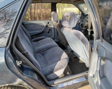 Синий Опель Вектра, объемом двигателя 2 л и пробегом 444 тыс. км за 899 $, фото 12 на Automoto.ua