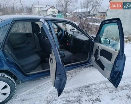 Синий Опель Вектра, объемом двигателя 2 л и пробегом 1 тыс. км за 1100 $, фото 5 на Automoto.ua