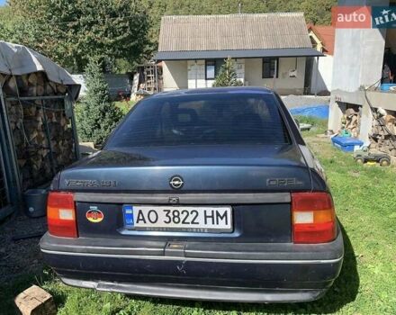 Синий Опель Вектра, объемом двигателя 1.8 л и пробегом 400 тыс. км за 900 $, фото 5 на Automoto.ua