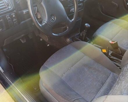 Синий Опель Вектра, объемом двигателя 1.6 л и пробегом 307 тыс. км за 1274 $, фото 2 на Automoto.ua