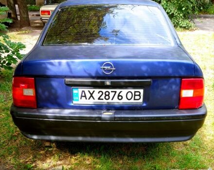 Синий Опель Вектра, объемом двигателя 1.6 л и пробегом 345 тыс. км за 1500 $, фото 4 на Automoto.ua