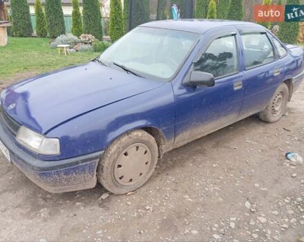Синий Опель Вектра, объемом двигателя 1.8 л и пробегом 300 тыс. км за 500 $, фото 4 на Automoto.ua