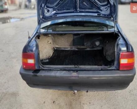 Синий Опель Вектра, объемом двигателя 1.6 л и пробегом 500 тыс. км за 900 $, фото 5 на Automoto.ua