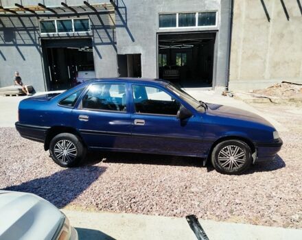 Синий Опель Вектра, объемом двигателя 1.6 л и пробегом 600 тыс. км за 900 $, фото 4 на Automoto.ua