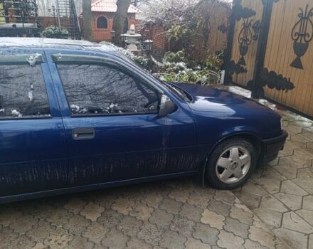 Синий Опель Вектра, объемом двигателя 1.8 л и пробегом 350 тыс. км за 1600 $, фото 2 на Automoto.ua