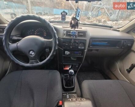 Синий Опель Вектра, объемом двигателя 1.8 л и пробегом 150 тыс. км за 1690 $, фото 5 на Automoto.ua