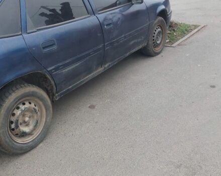 Синий Опель Вектра, объемом двигателя 1.6 л и пробегом 289 тыс. км за 850 $, фото 2 на Automoto.ua