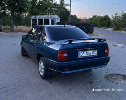 Опель Вектра 1992 в Николаеве на Automoto.ua Синий Опель Вектра, объемом двигателя 1.6 л и пробегом 265 тыс. км за 1650 $, фото 3 на Automoto.ua