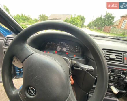 Синий Опель Вектра, объемом двигателя 2 л и пробегом 390 тыс. км за 1500 $, фото 7 на Automoto.ua