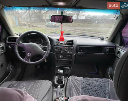 Синій Опель Вектра, об'ємом двигуна 1.8 л та пробігом 300 тис. км за 1200 $, фото 8 на Automoto.ua