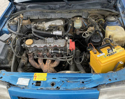 Синий Опель Вектра, объемом двигателя 2 л и пробегом 390 тыс. км за 1500 $, фото 11 на Automoto.ua