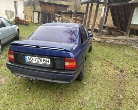 Синий Опель Вектра, объемом двигателя 2 л и пробегом 300 тыс. км за 1074 $, фото 2 на Automoto.ua