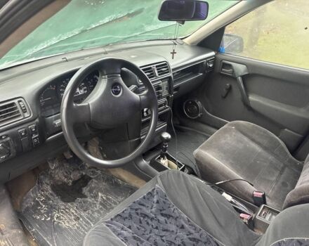 Синий Опель Вектра, объемом двигателя 2 л и пробегом 300 тыс. км за 1074 $, фото 4 на Automoto.ua