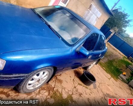 Синий Опель Вектра, объемом двигателя 2 л и пробегом 0 тыс. км за 550 $, фото 2 на Automoto.ua