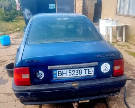 Синий Опель Вектра, объемом двигателя 2 л и пробегом 0 тыс. км за 550 $, фото 1 на Automoto.ua