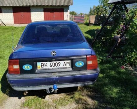 Синій Опель Вектра, об'ємом двигуна 1.6 л та пробігом 268 тис. км за 1500 $, фото 3 на Automoto.ua
